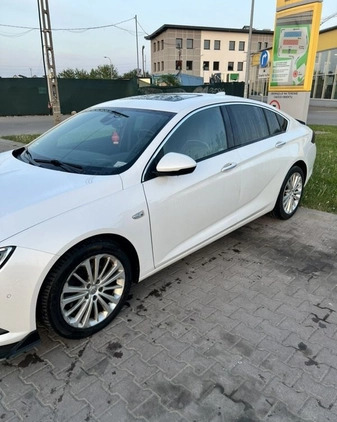 Opel Insignia cena 64000 przebieg: 180000, rok produkcji 2017 z Szczecin małe 667